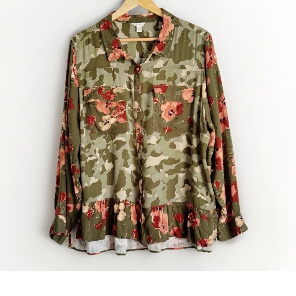 Cato Women’s Green Camo Floral Top Size 22/24W Button Down Long Sleeve Layering